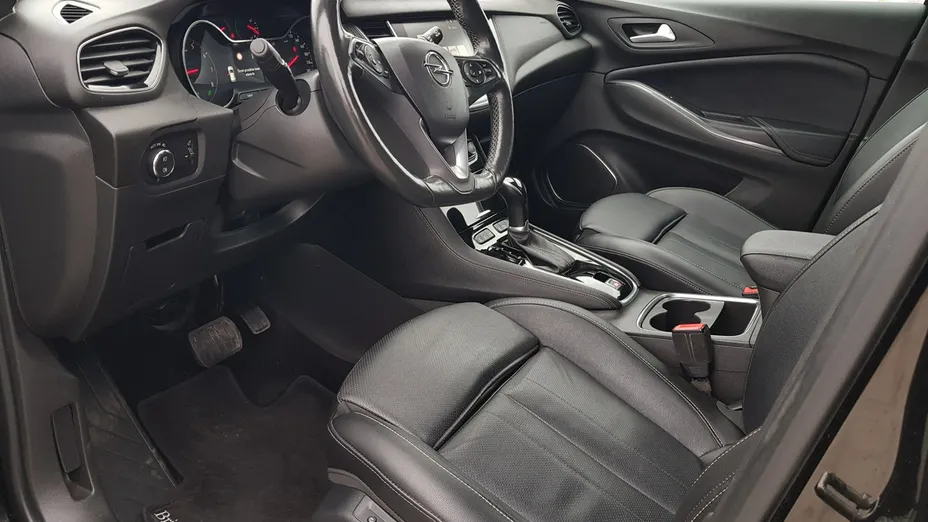 OPEL Grandland X -