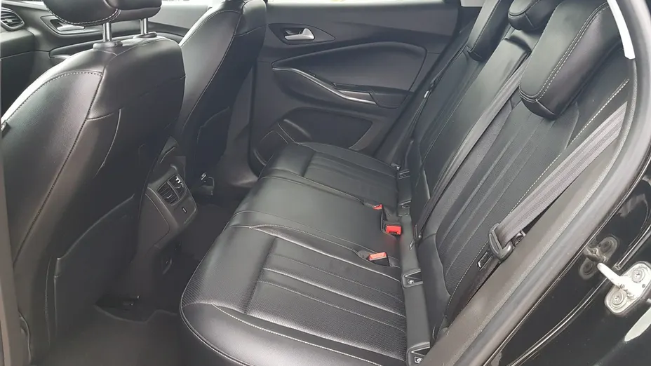 OPEL Grandland X -