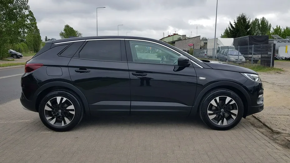 OPEL Grandland X -