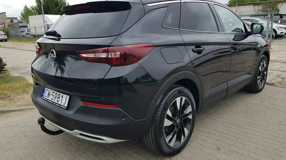 OPEL Grandland X -