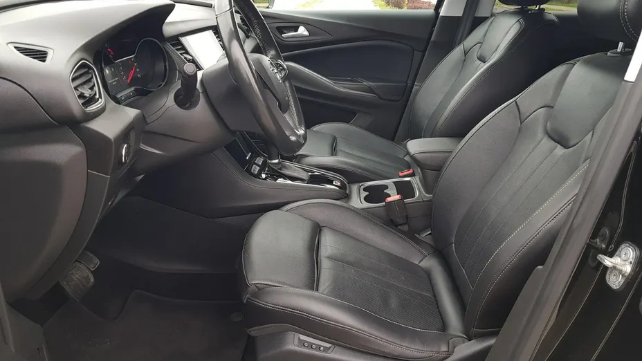 OPEL Grandland X -