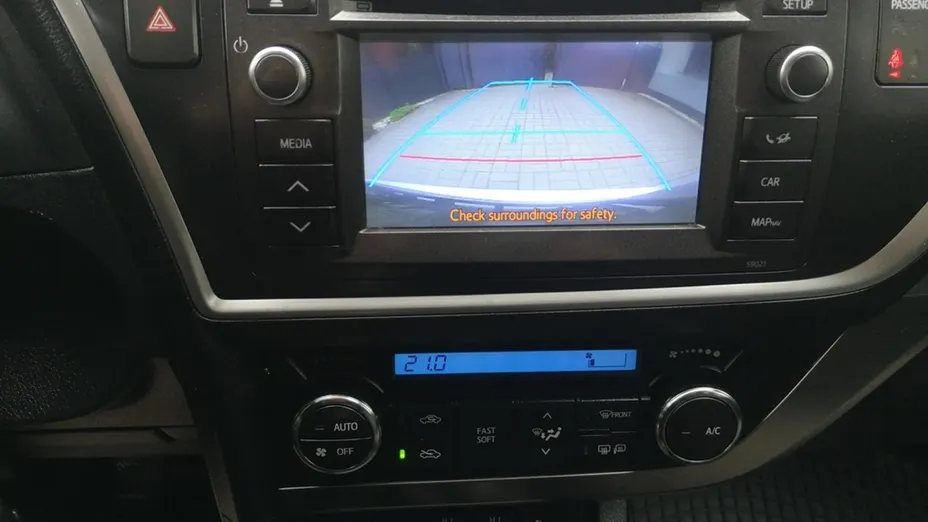 TOYOTA Auris -