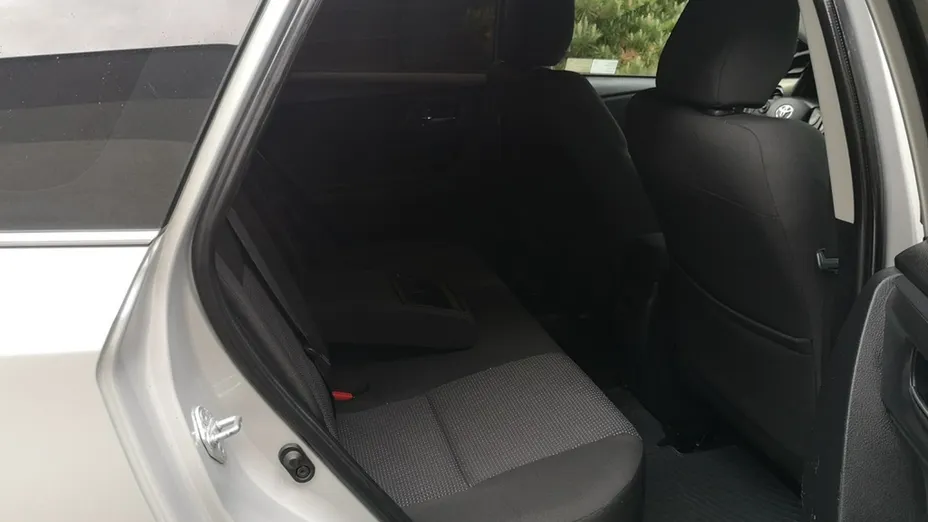 TOYOTA Auris -
