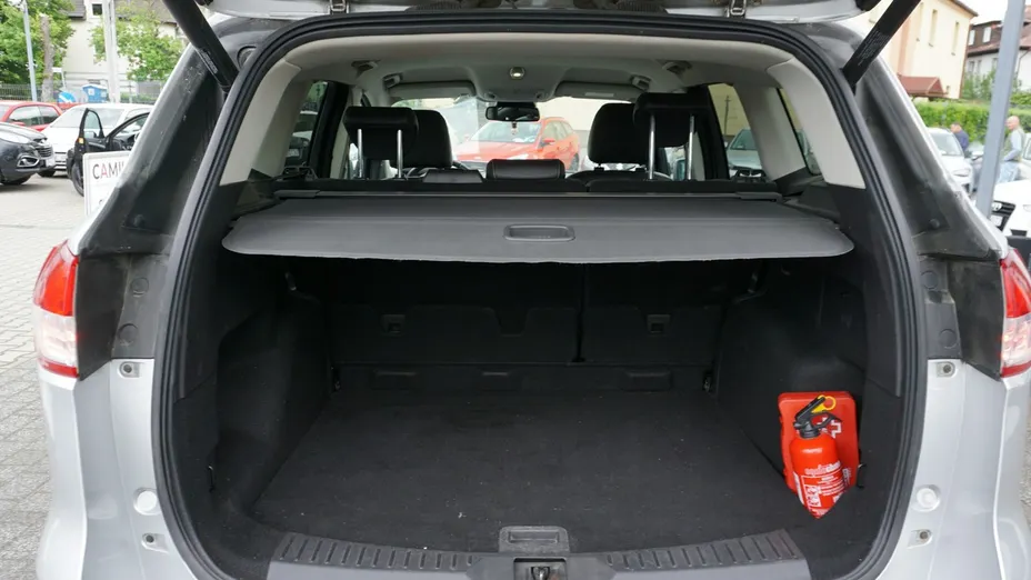 FORD Kuga -