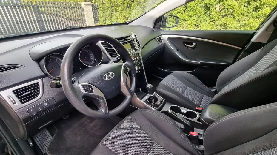 HYUNDAI i30 -
