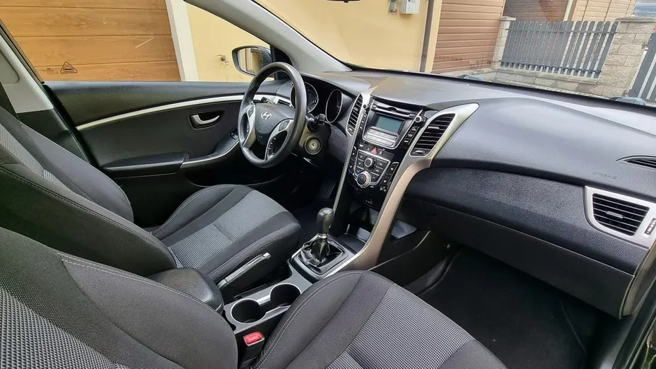 HYUNDAI i30 -