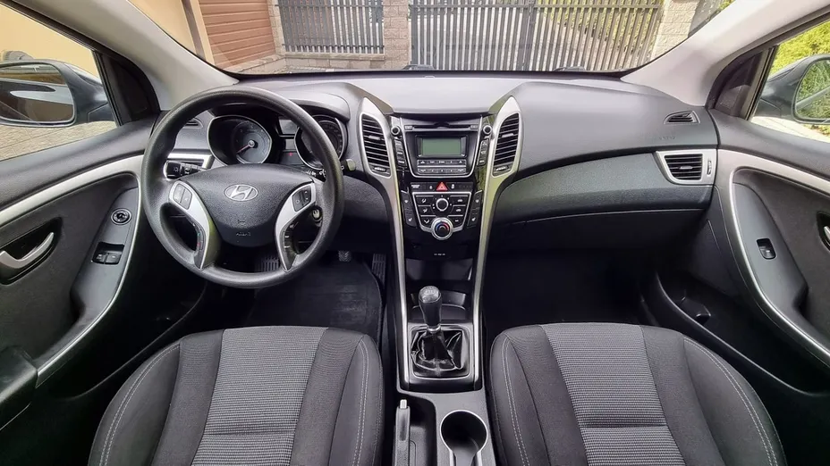 HYUNDAI i30 -