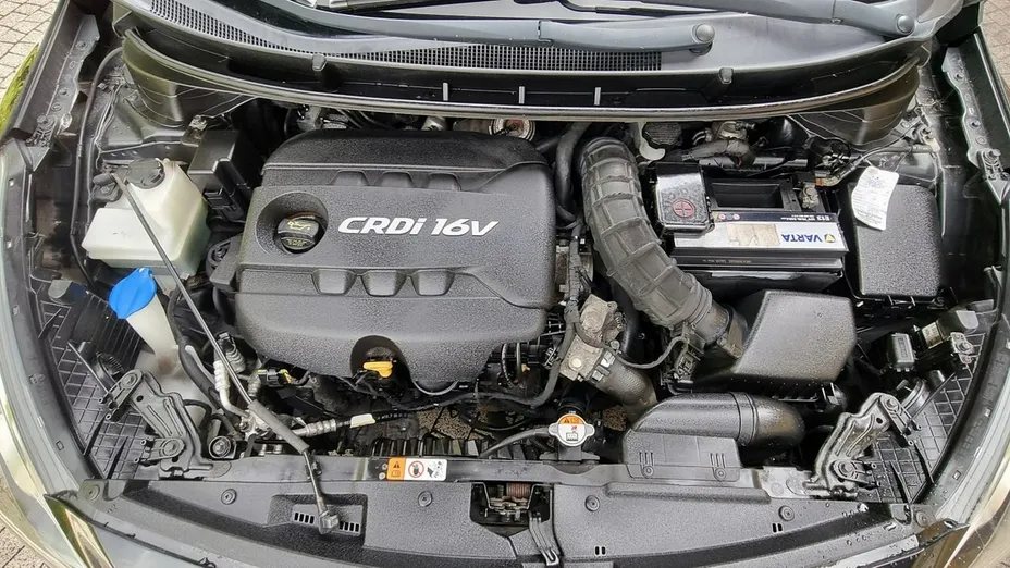HYUNDAI i30 -