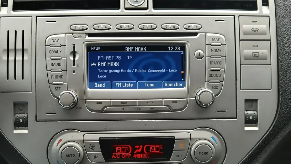 FORD Kuga -