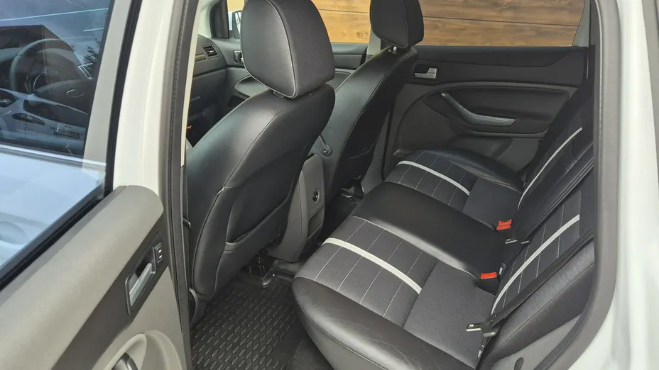 FORD Kuga -