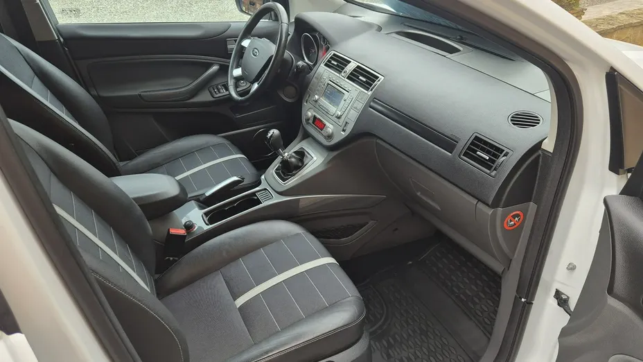 FORD Kuga -