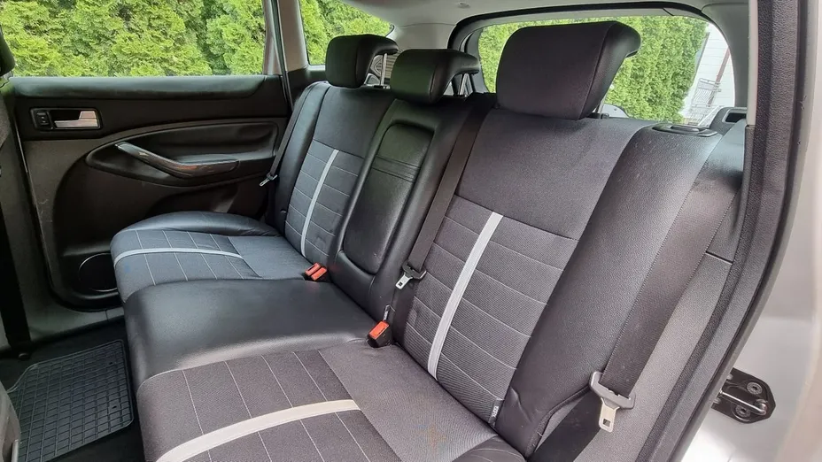FORD Kuga -