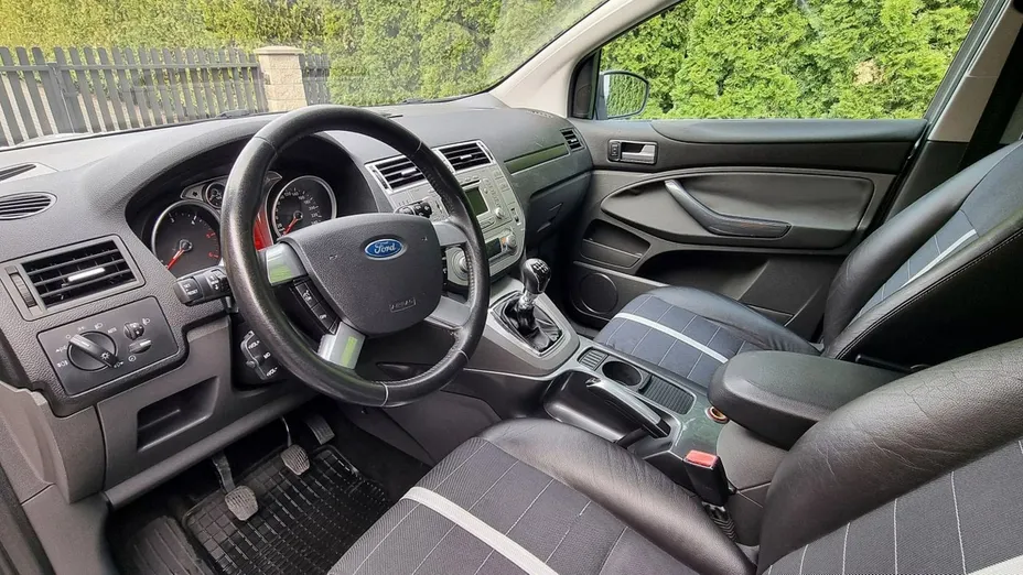 FORD Kuga -
