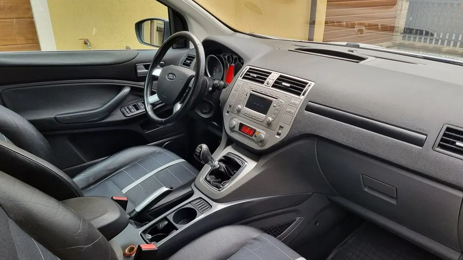 FORD Kuga -