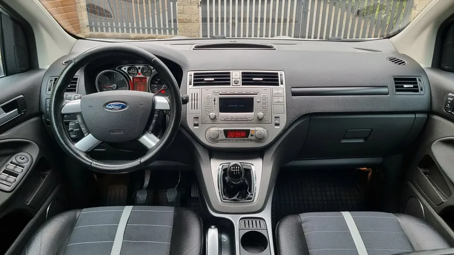 FORD Kuga -