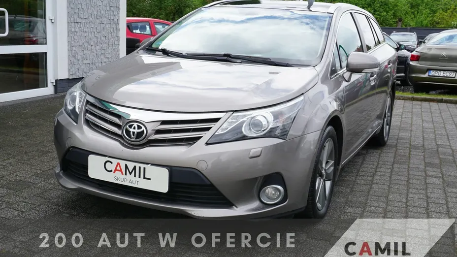 TOYOTA Avensis -