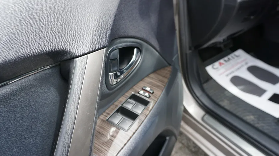 TOYOTA Avensis -