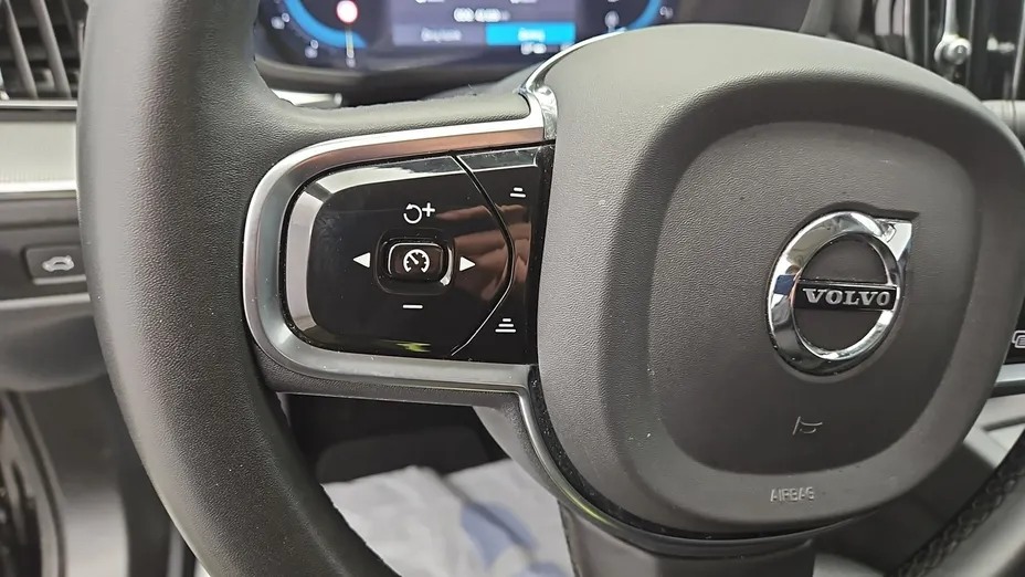 VOLVO XC60 -
