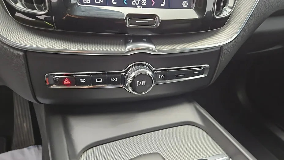 VOLVO XC60 -
