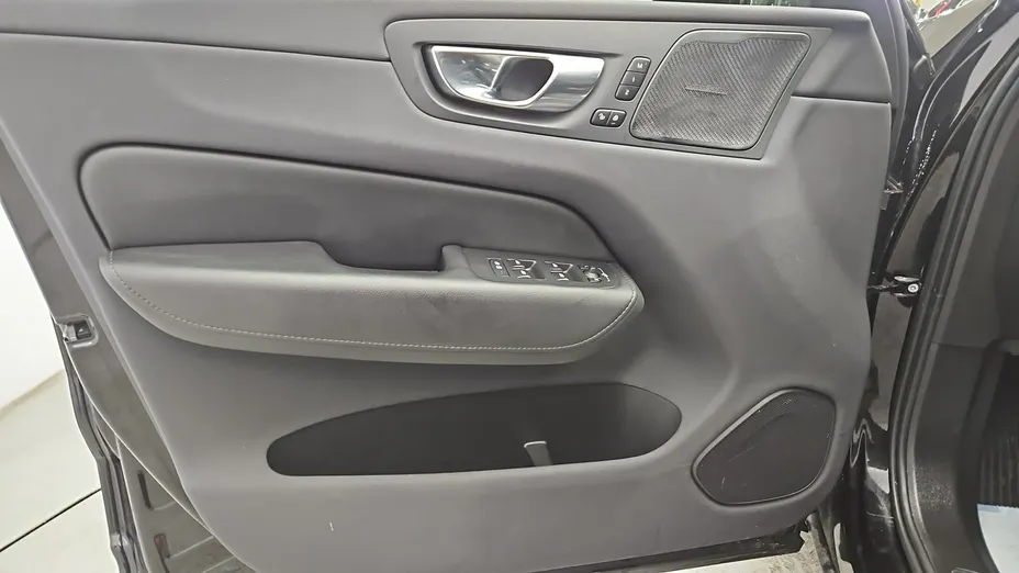 VOLVO XC60 -