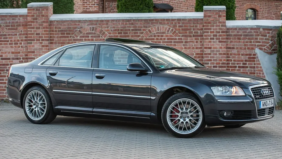 AUDI A8 -