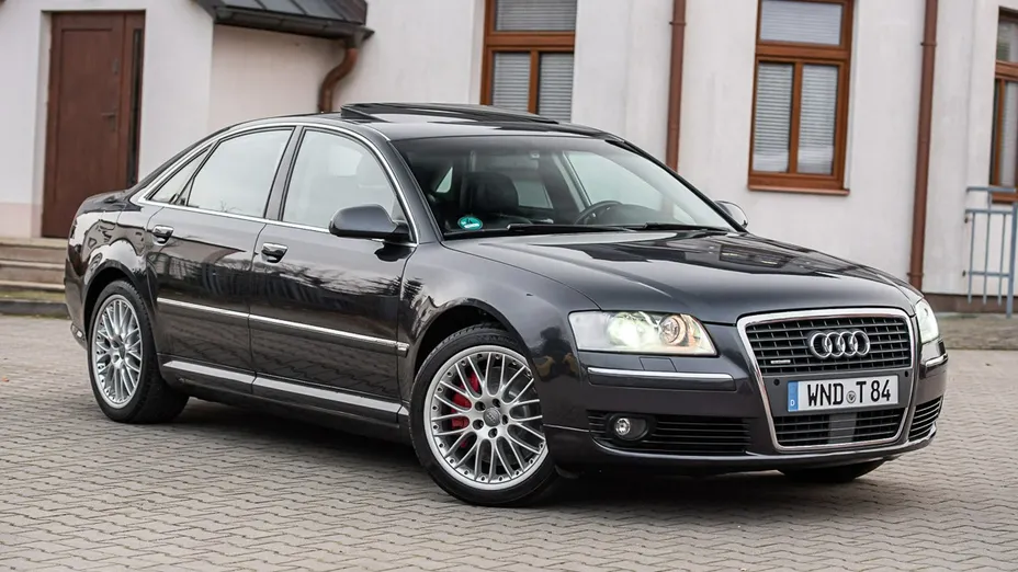 AUDI A8 -