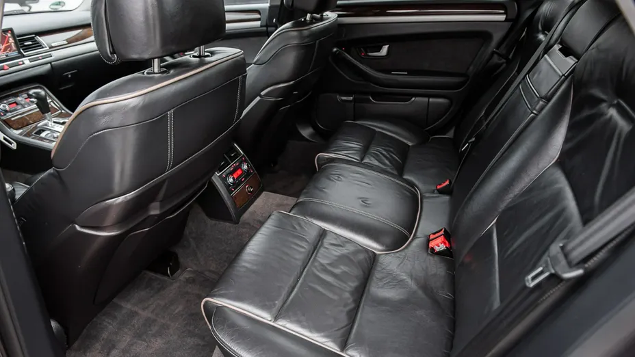AUDI A8 -