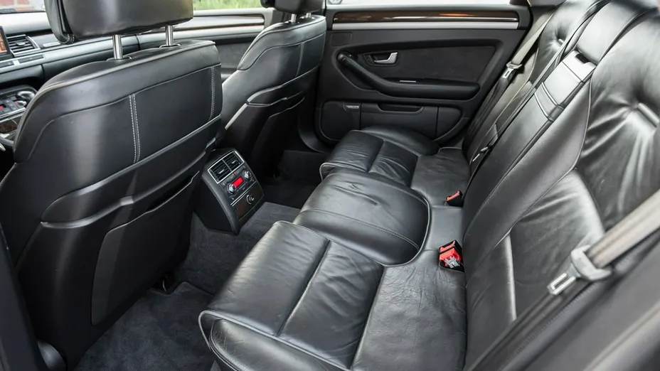 AUDI A8 -