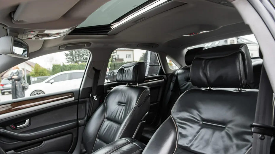 AUDI A8 -