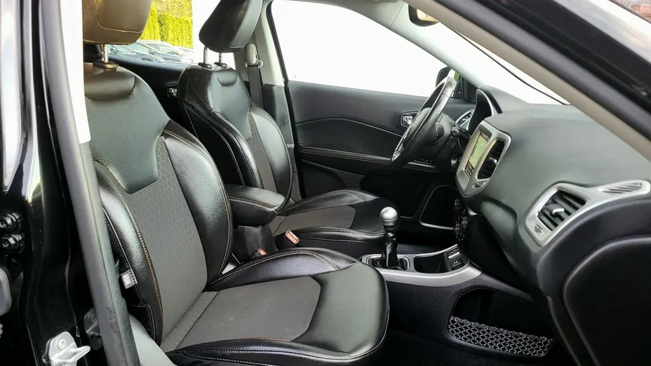 JEEP Compass -
