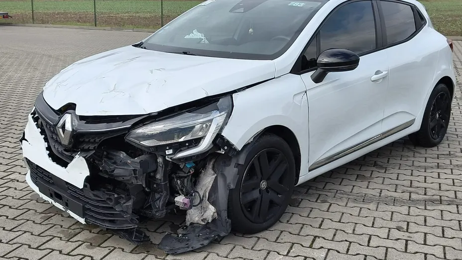 RENAULT Clio -