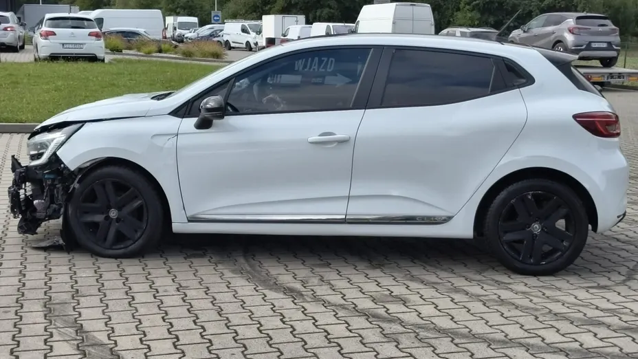 RENAULT Clio -
