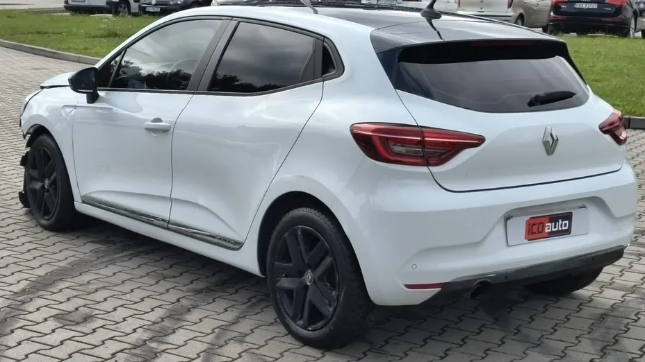 RENAULT Clio -
