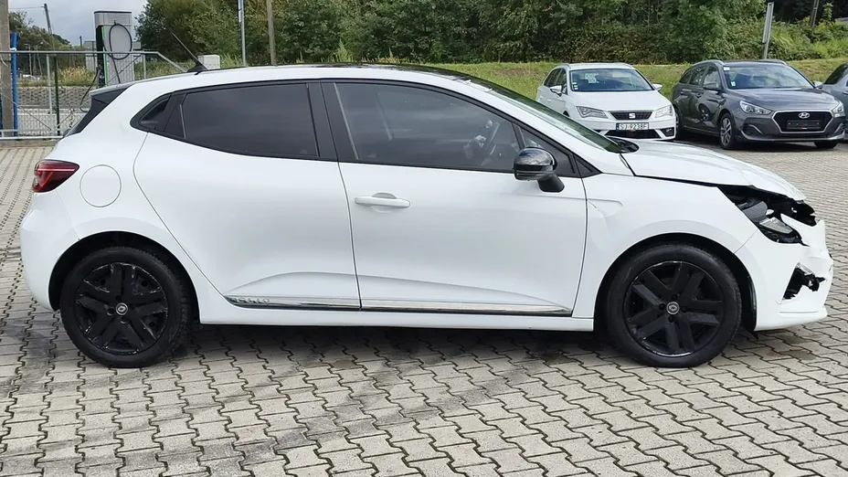 RENAULT Clio -