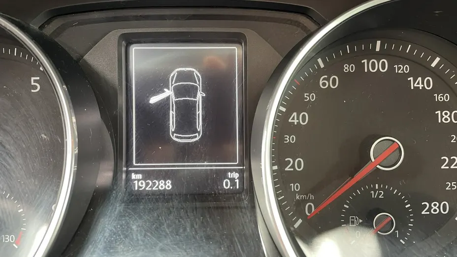 VOLKSWAGEN Polo -