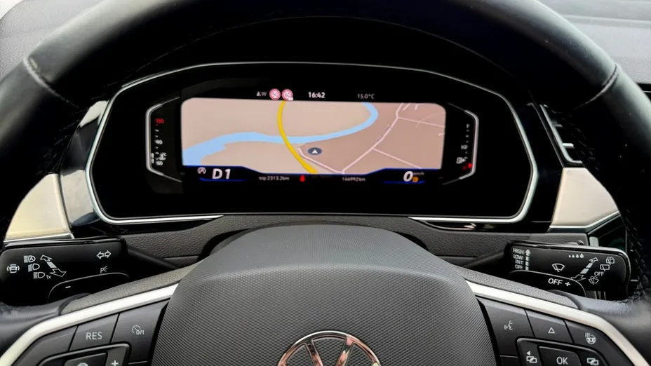 VOLKSWAGEN Passat -