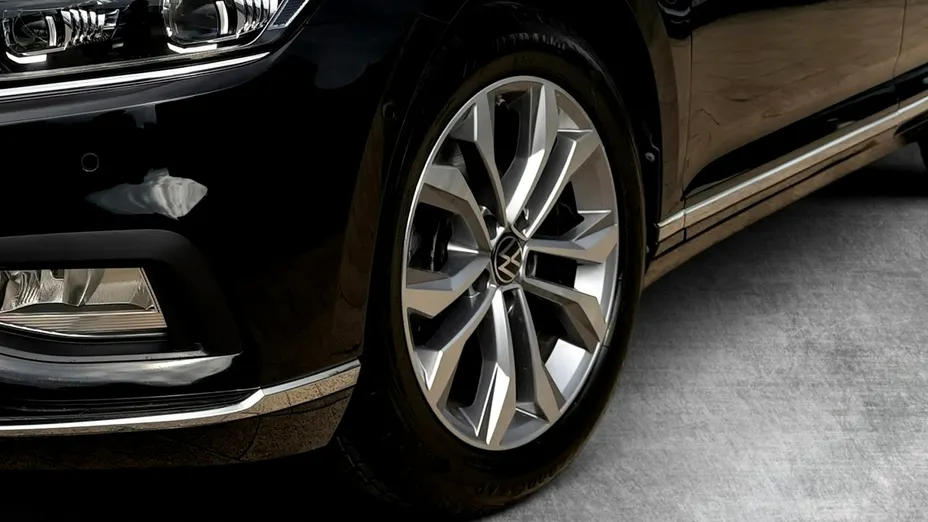 VOLKSWAGEN Passat -