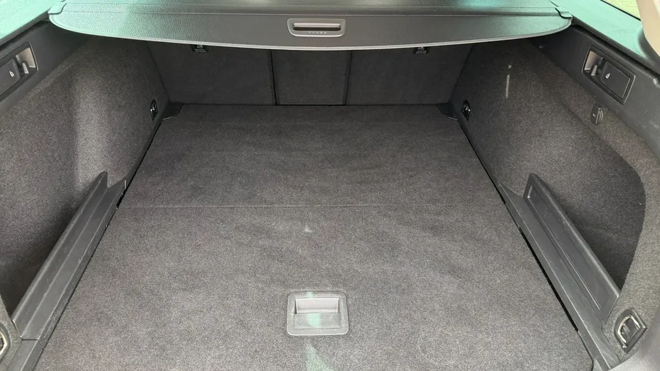 VOLKSWAGEN Passat -