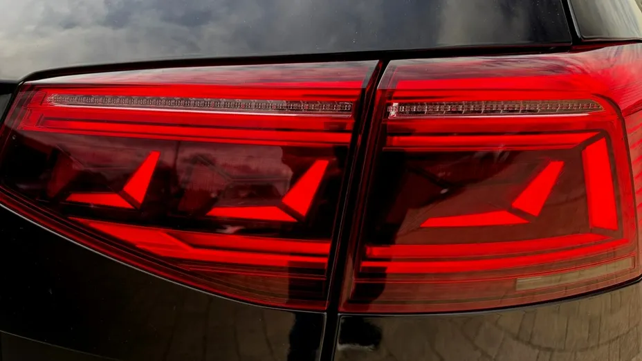 VOLKSWAGEN Passat -