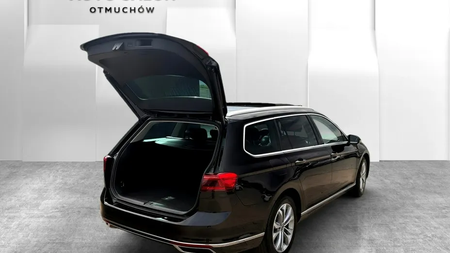 VOLKSWAGEN Passat -