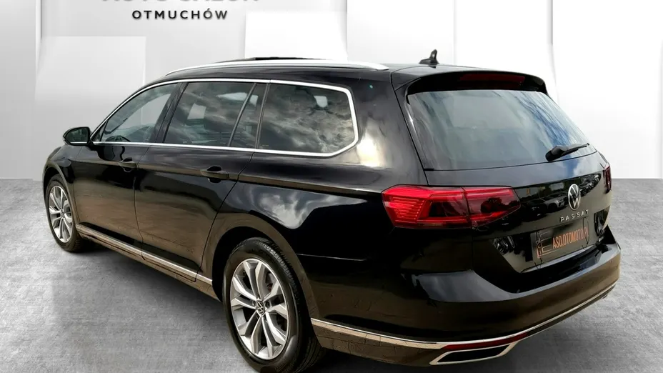 VOLKSWAGEN Passat -