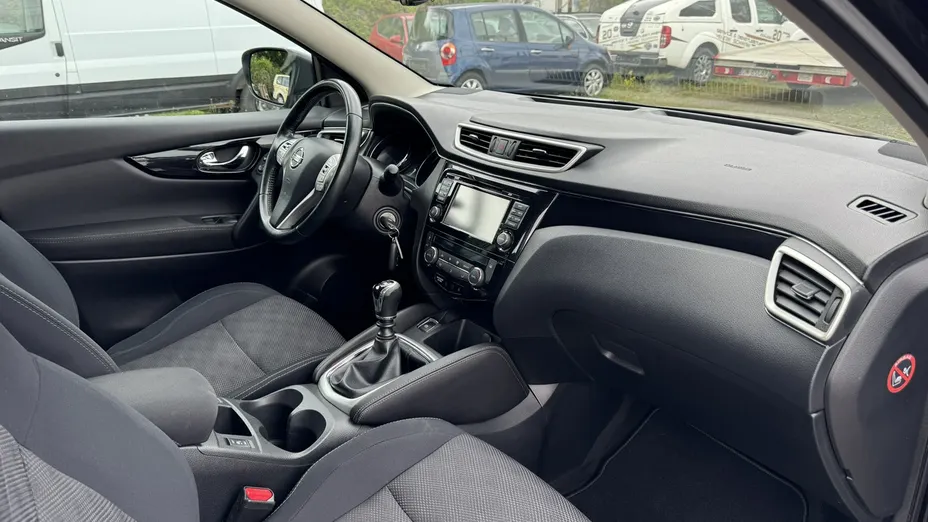 NISSAN Qashqai -