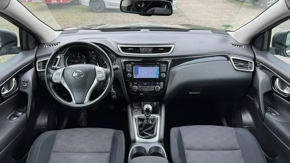 NISSAN Qashqai -