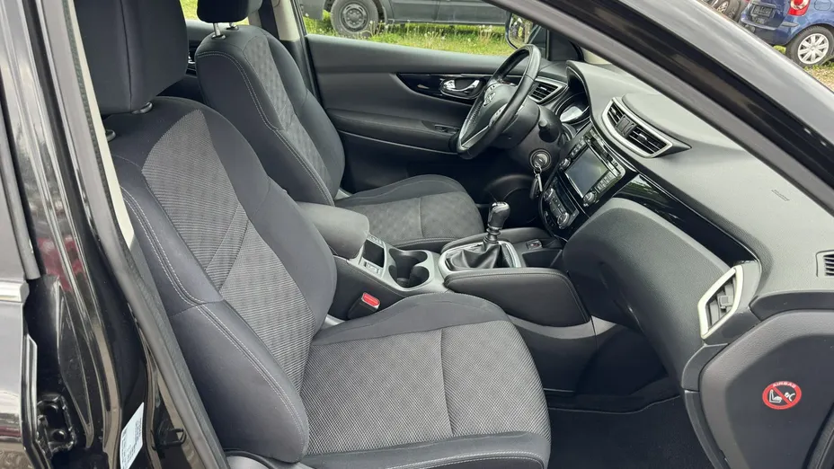 NISSAN Qashqai -