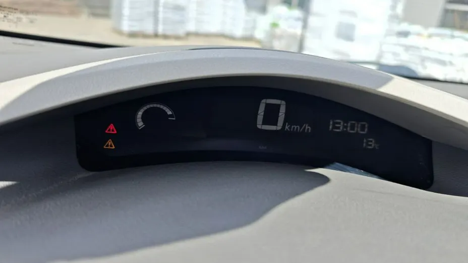 NISSAN Leaf -