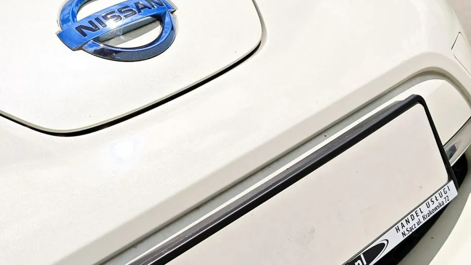 NISSAN Leaf -