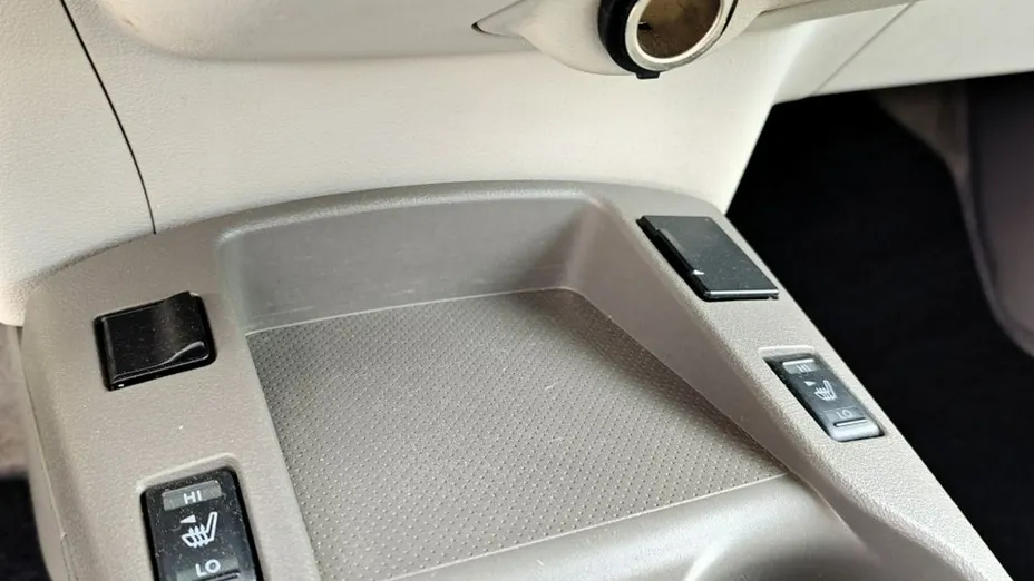 NISSAN Leaf -