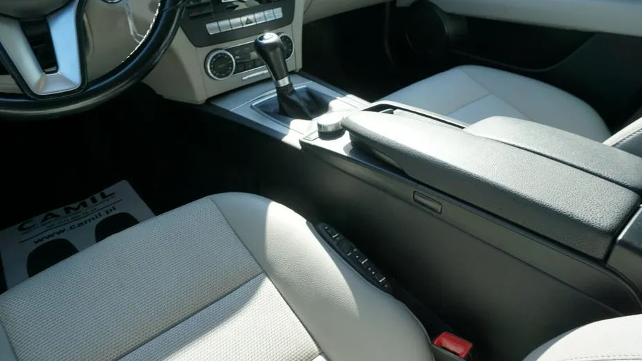 MERCEDES-BENZ C Klasa -