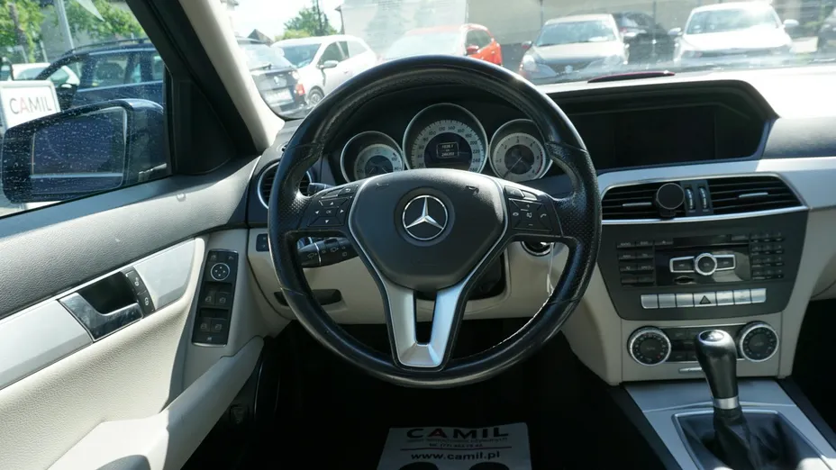MERCEDES-BENZ C Klasa -