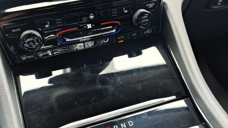 JEEP Grand Cherokee -